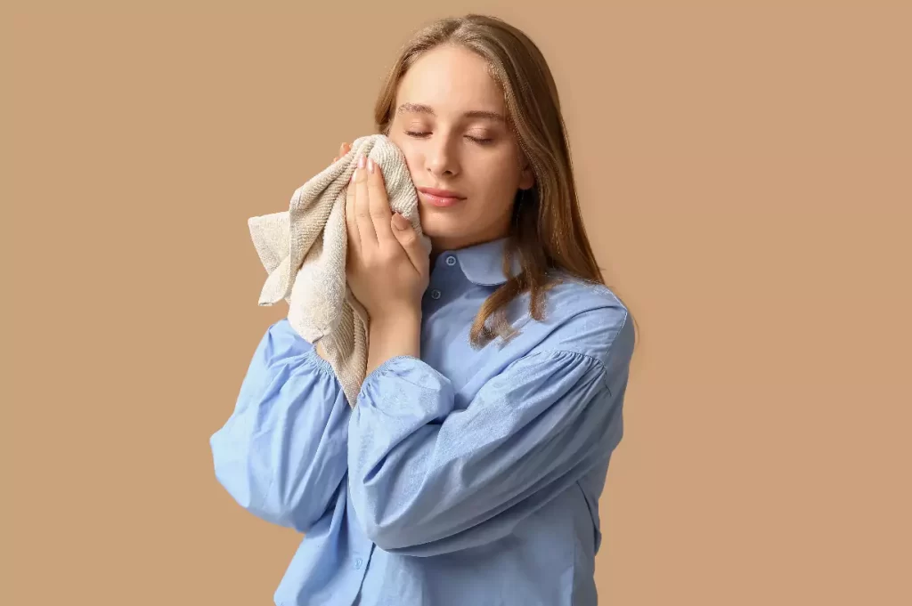 how cold packs can help relieve nerve-related tooth pain